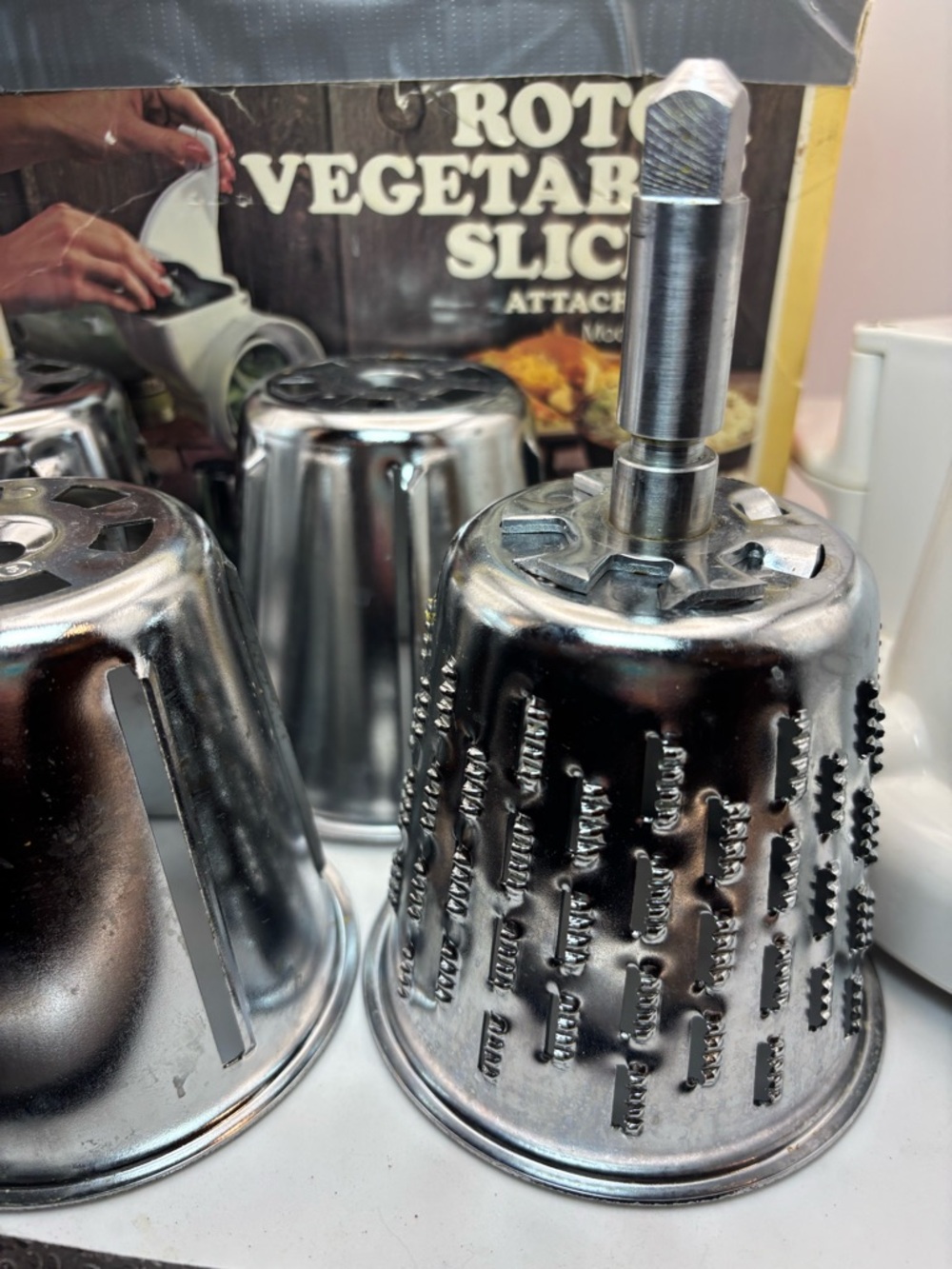 Vintage KitchenAid RVS-A Rotor Vegetable Slicer Attachment Hobart Complete - Picture 8 of 9